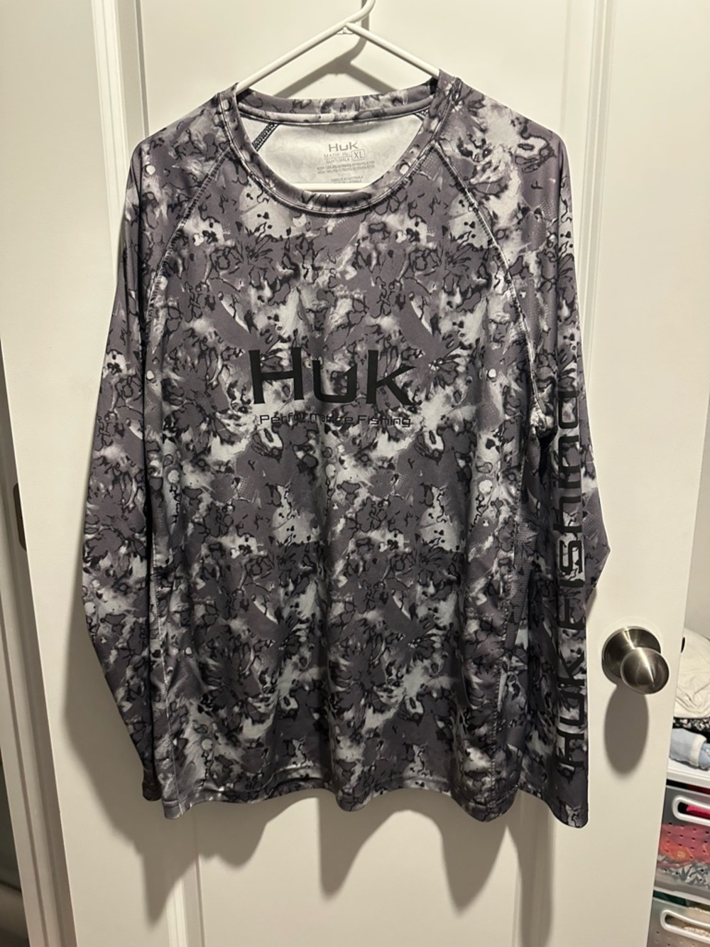 Huk Men's Long Sleeve Performance Tee - Grey Camo
